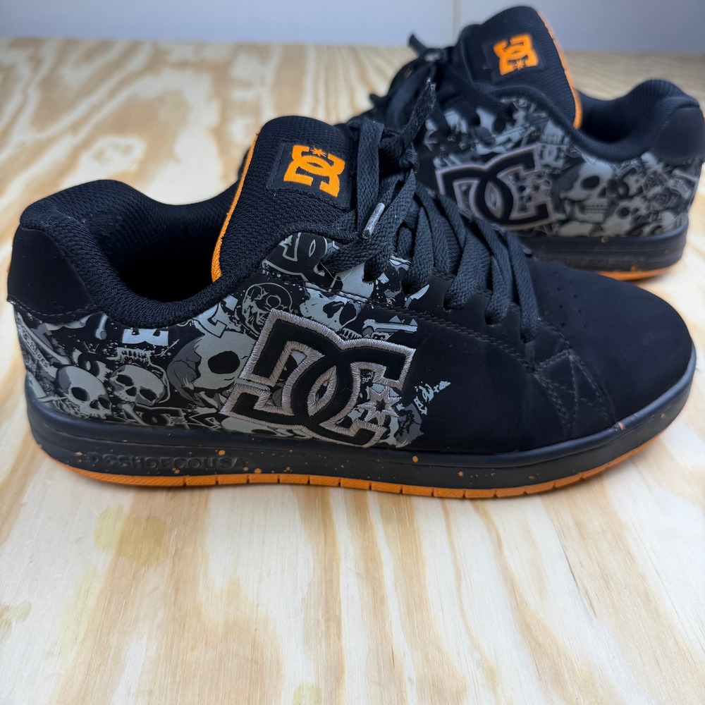 Y2K DC Shoes Gaveler Black Orange Skull Graphic Skate Sneakers Men 7 / Boys 7